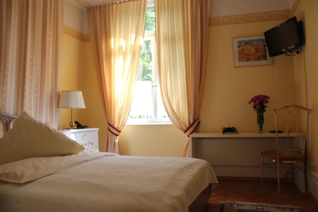 Hotel Waldfriede Darmstadt Zimmer foto